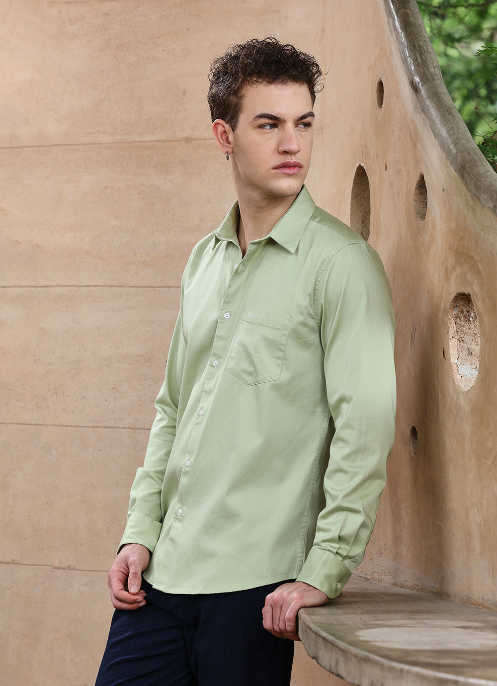 Green Solids Cotton Satin Slim Fit Shirt