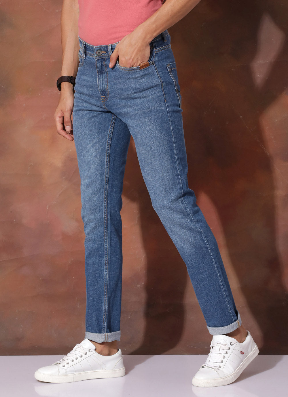 Light Blue Jeans with Regular Pockets made of Twill Denim