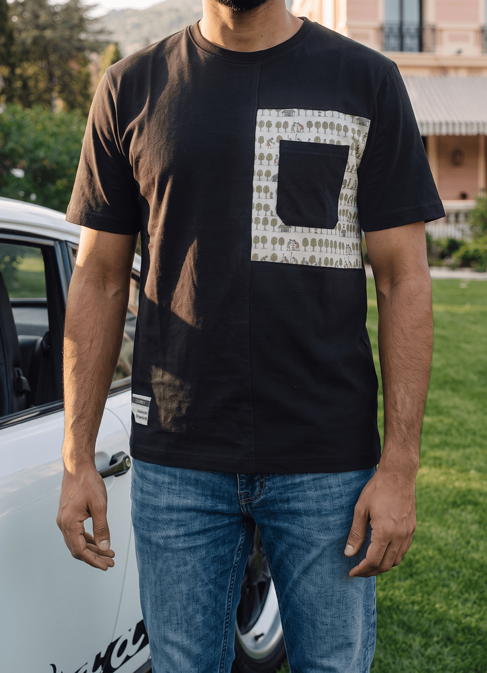 Black Graphic Print Cotton Regular Fit Tshirt
