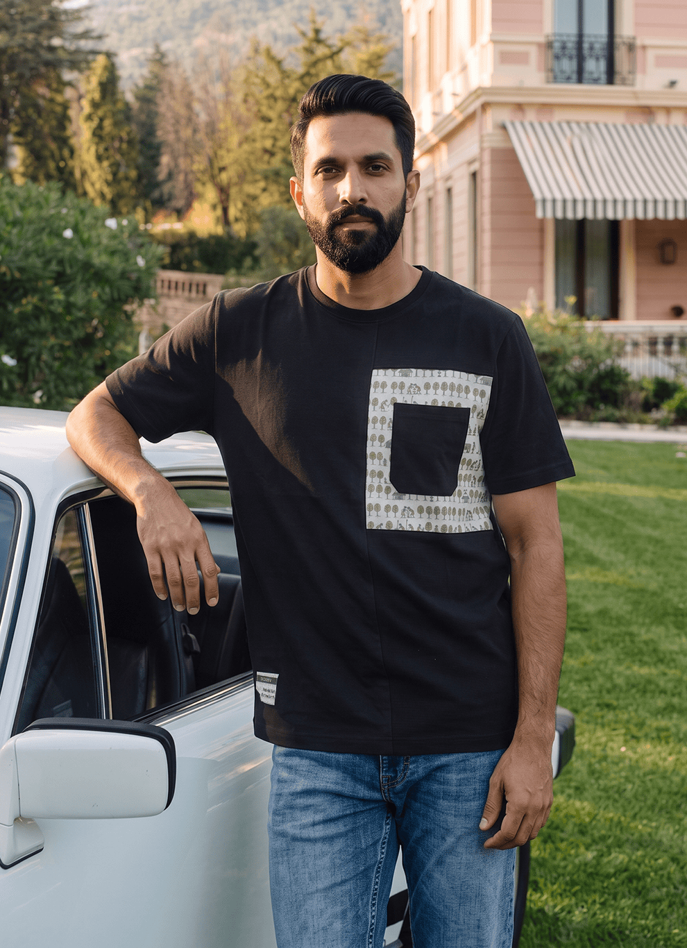 Black Graphic Print Cotton Regular Fit Tshirt