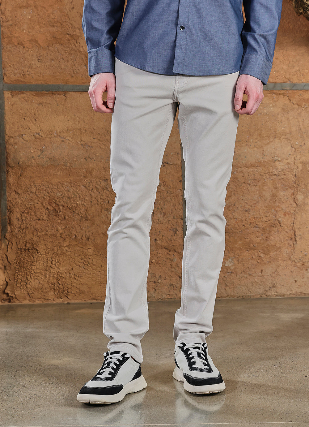 Beige Solid Knitted Slim Fit Jeans