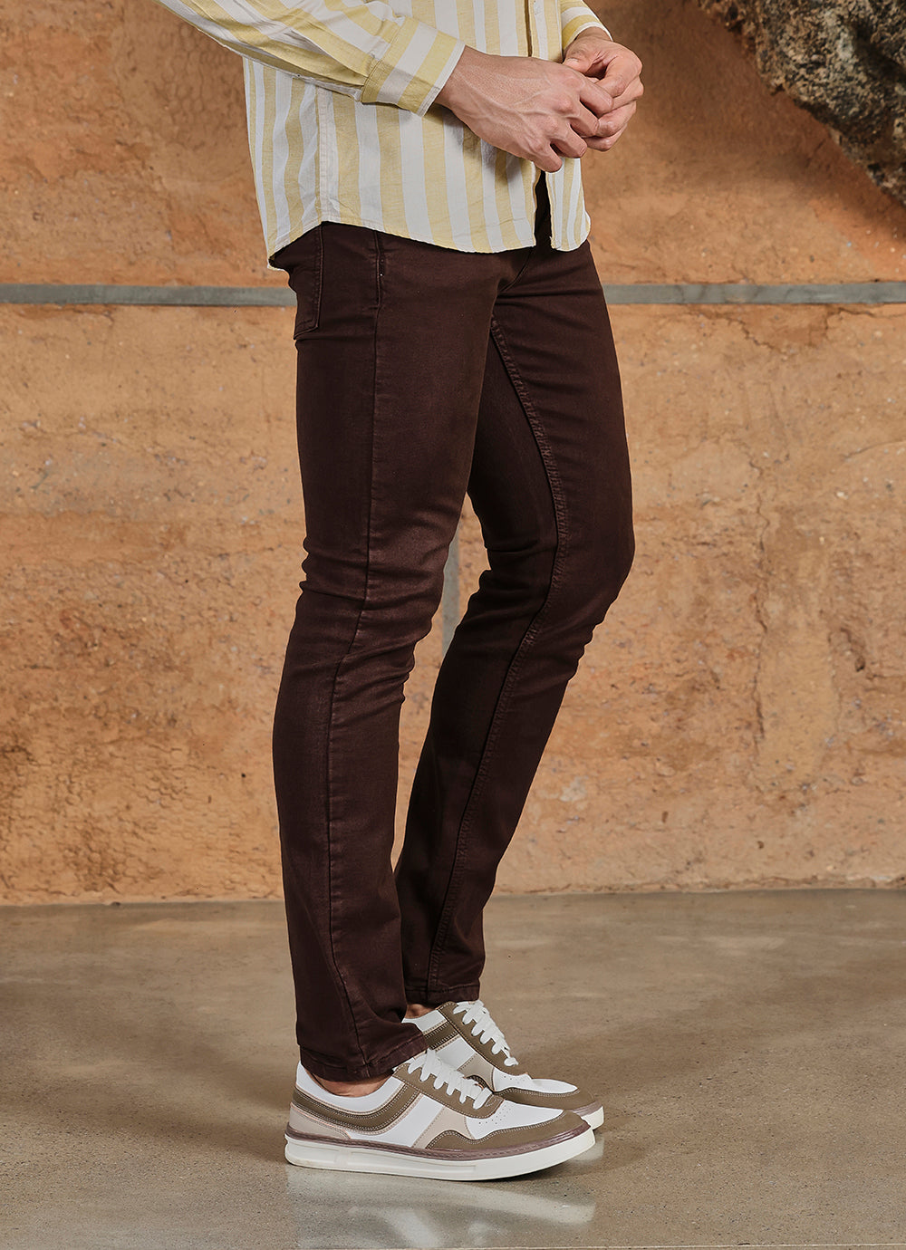 Brown Solid Knitted Slim Fit Jeans